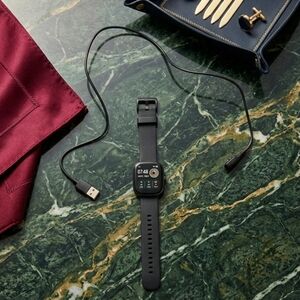 Smart Fitness Watch - Black